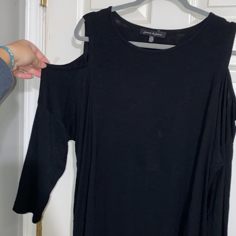 Black top - Picture 2 of 2